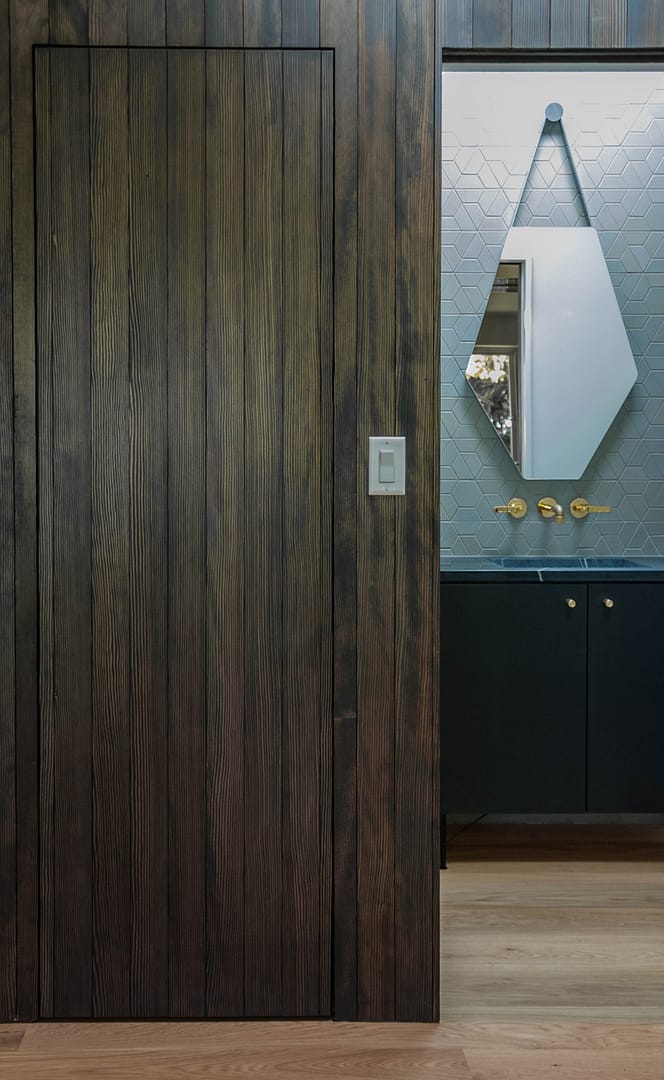 Closet with Grain Matching 