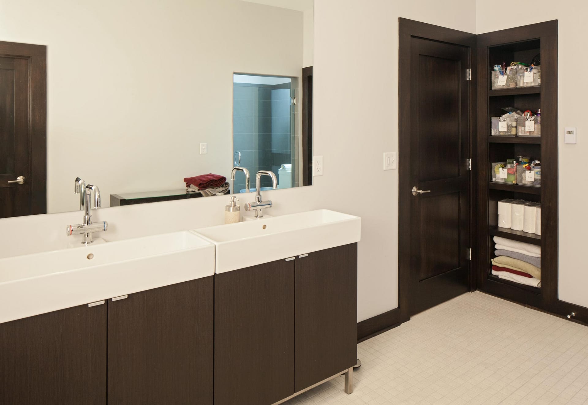 5 Creative Solutions for Small Bathrooms | Hammer \u0026 Hand, image size:1920x1323